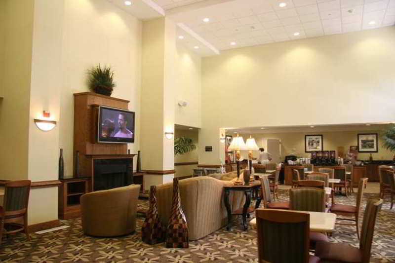 Hampton Inn & Suites Chesapeake-Square Mall Interior photo